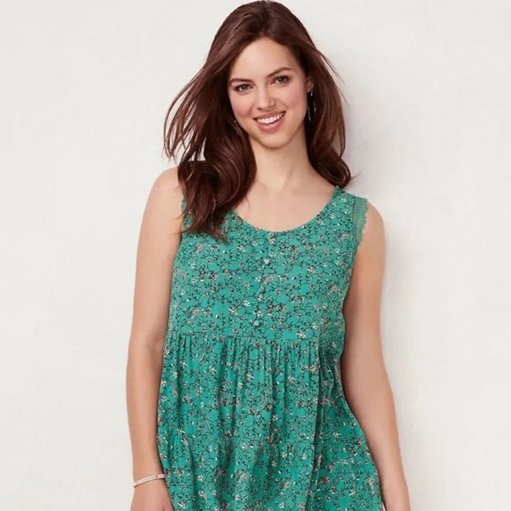 ✨ LC Lauren Conrad Women's Green Sleeveless Floral Blouse Tiered Tank Top✨